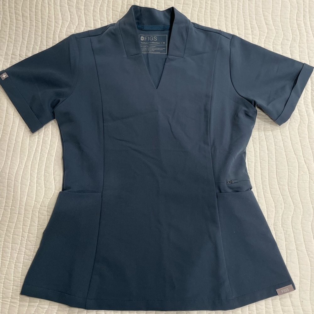 Figs Top- Dark Harbor Inala - Slim Scrub Top- XS
